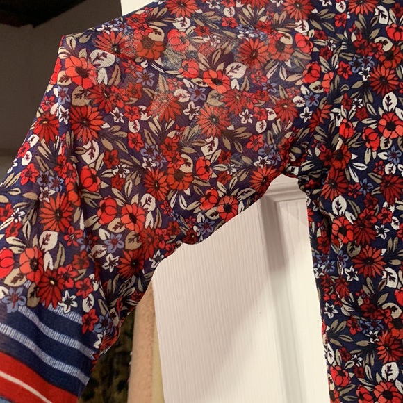 Charter club 3/4 sheer sleeve red, white & blue floral print top - Picture 2 of 5